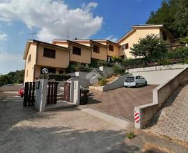 VILLA A SCHIERA A VALSAMOGGIA