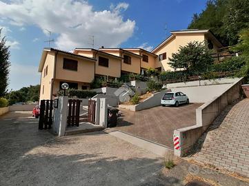 VILLA A SCHIERA A VALSAMOGGIA