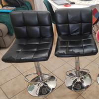 Sgabello con alzata regolabile