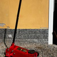 Cric sollevatore auto