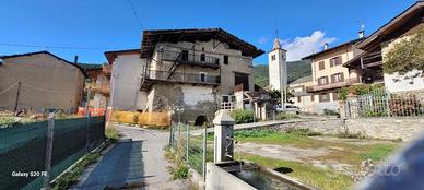 Rustico / Casale di 360 m² a Aosta