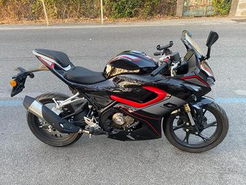 QJ motor SRK 125R