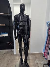 manichino uomo nero lucido 