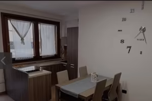 Splendido piano terra con giardino via deledda