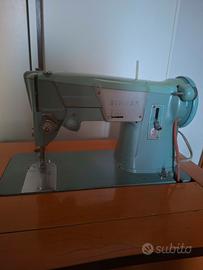 Macchina da cucire Singer con mobile