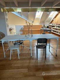 Tavolo in stile industriale/vintage