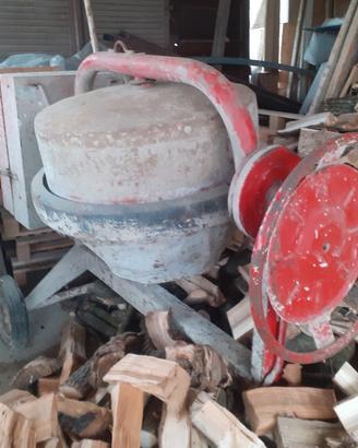 betoniera con motore elettrico 