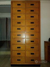 Cassettiera antica in legno