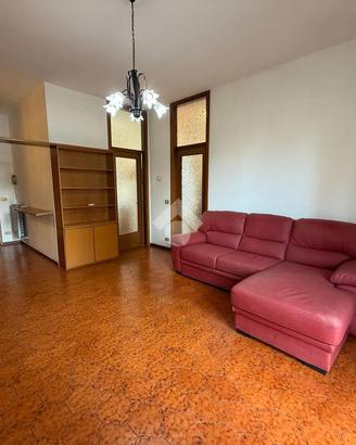3 LOCALI A OSIO SOTTO