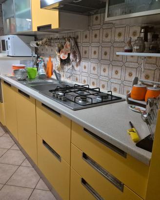 Cucina completa di elettrodomestici, no frigor