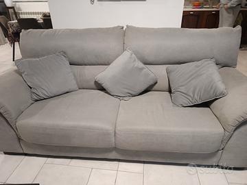 coppia di divani 3 posti grigio chiaro 