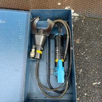 Tranciacavi idraulica Cembre