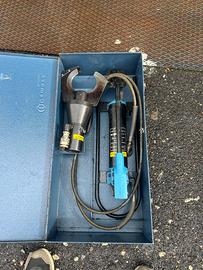 Tranciacavi idraulica Cembre