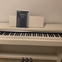 Pianoforte Yamaha Arius