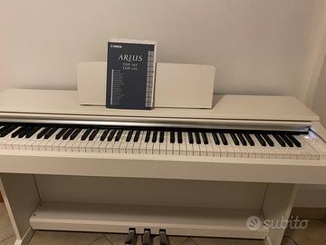 Pianoforte Yamaha Arius