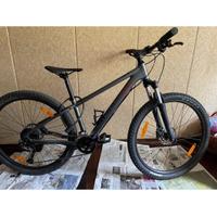 Bicicletta mountain bike - hard trail