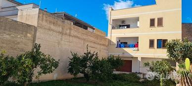 Castelvetrano Intero stabile con garage, 2 app + g