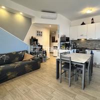 TRILOCALE CON BOX E CANTINA