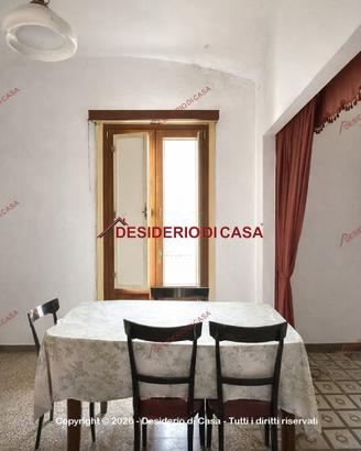 Casa, Pettineo.
