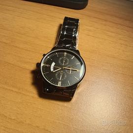 Orologio nero stile cronografo elegante