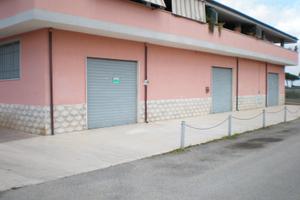Negozio commerciale 400 mq campoverde aprilia