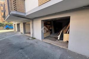 AUTORIMESSA A LATINA