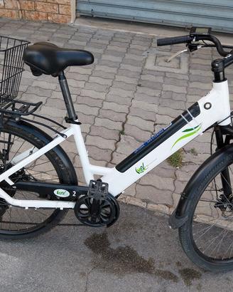 BICI ELETTRICA,  BICICLETTA  A PEDALATA ASSISTITA 