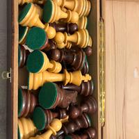  Set di Scacchi in Legno Massiccio – St