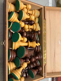  Set di Scacchi in Legno Massiccio – St