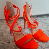 stupenda scarpe arancione fluo