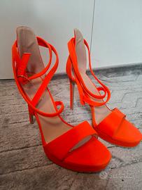 stupenda scarpe arancione fluo