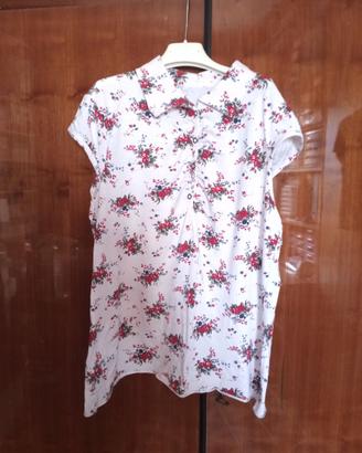 Polo/T-shirt in bianco con fiori