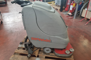 Lavasciuga pavimenti Comac Abila 52B a batteria