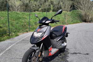 Aprilia SR 50 Motard