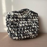 Borsa all’uncinetto bicolor bianco e grigio