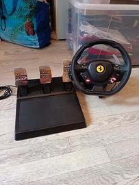 Volante Thrustmaster e Pedaliera a 3 pedali 