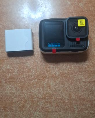 Gopro Herl 13 + batteria NUOVE