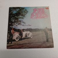 Bee Gees Disco vini 45 giri He's a liar 1981