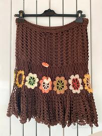 Gonna al ginocchio lavorazione uncinetto a fiori