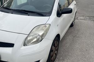 Toyota Yaris 1000 5 porte