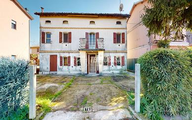 RIF: V022 Terratetto con giardino privato