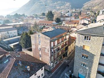 Intero stabile da ristrutturare