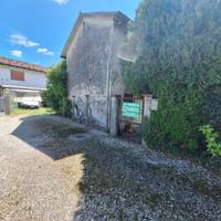 Casa friulana indipendente con giardino in centro