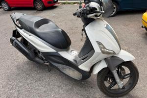 Beverly 350