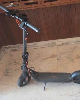 monopattino Ninebot F2 pro