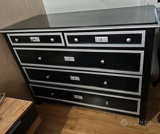 cassettiera grande di design nero e argento
