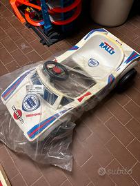 Auto a pedali per bambini modello Lancia Delta