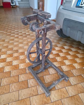 Filatoio antico in legno 