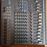 mixer Yamaha 12/4 