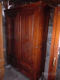 Mobile in legno massello vintage